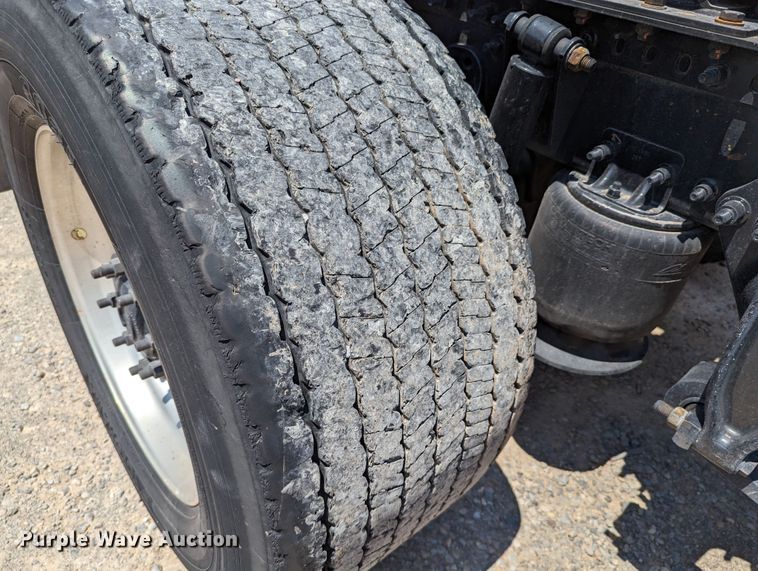 image for item MN9965 2018 Freightliner Cascadia 125  semi truck