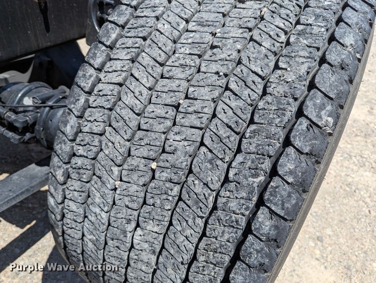 image for item MN9965 2018 Freightliner Cascadia 125  semi truck