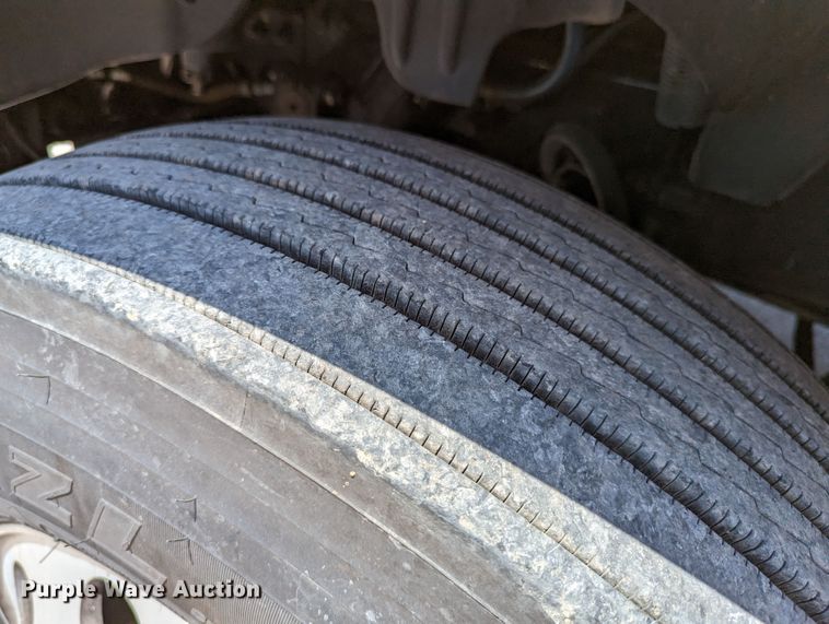 image for item MN9965 2018 Freightliner Cascadia 125  semi truck