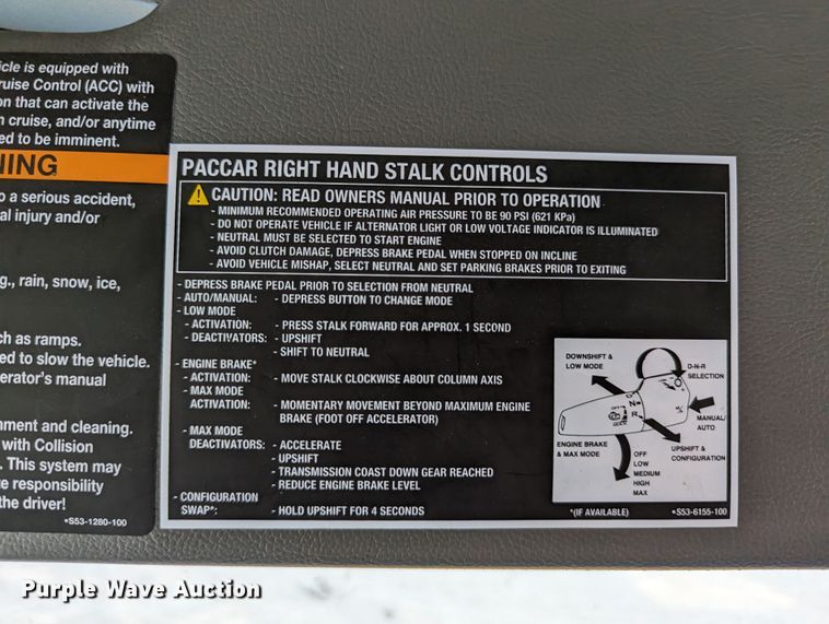 image for item MN9966 2019 Peterbilt 579  semi truck