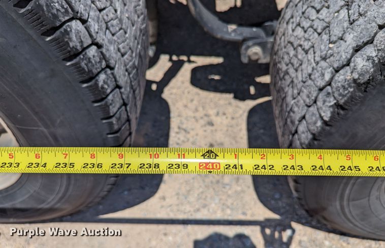 image for item MN9966 2019 Peterbilt 579  semi truck