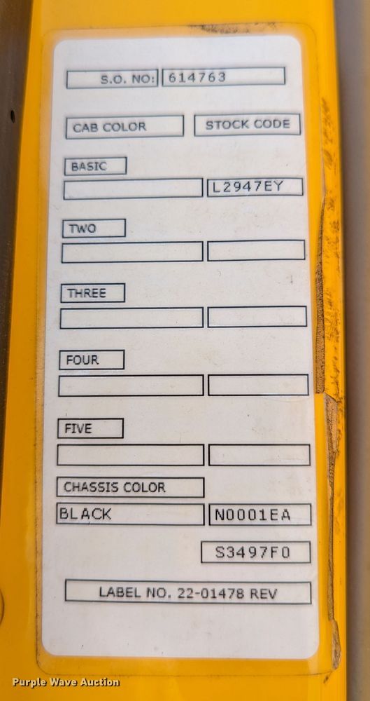 image for item MN9966 2019 Peterbilt 579  semi truck