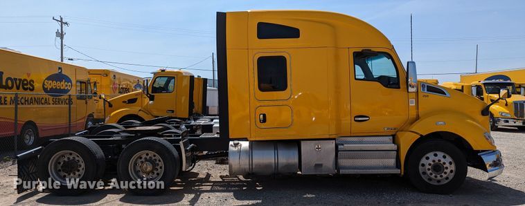 image for item MN9967 2019 Kenworth T680  semi truck
