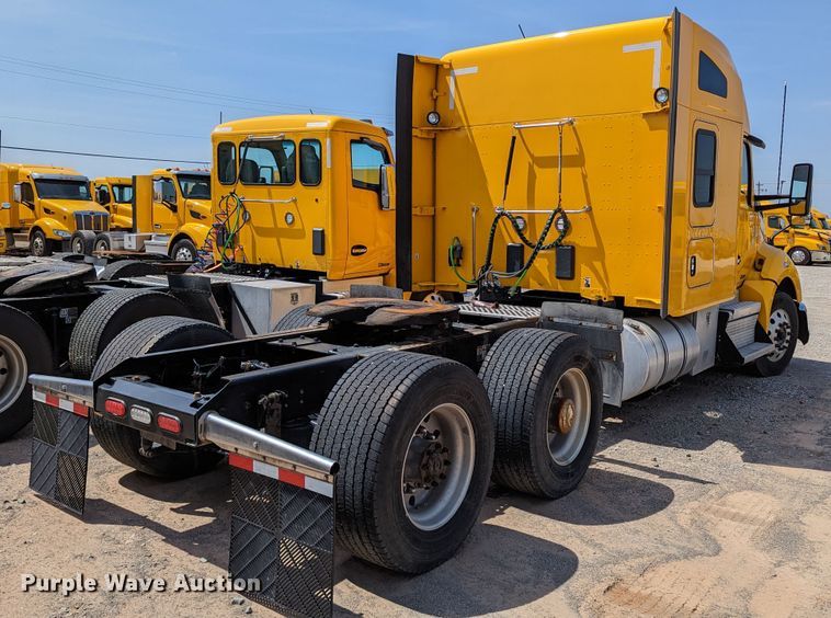 image for item MN9967 2019 Kenworth T680  semi truck