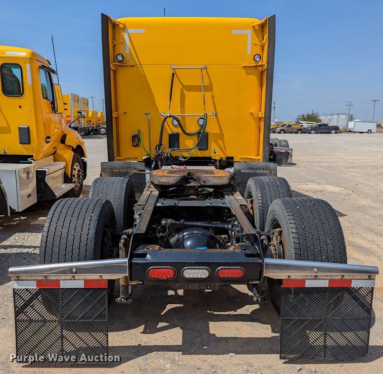 image for item MN9967 2019 Kenworth T680  semi truck