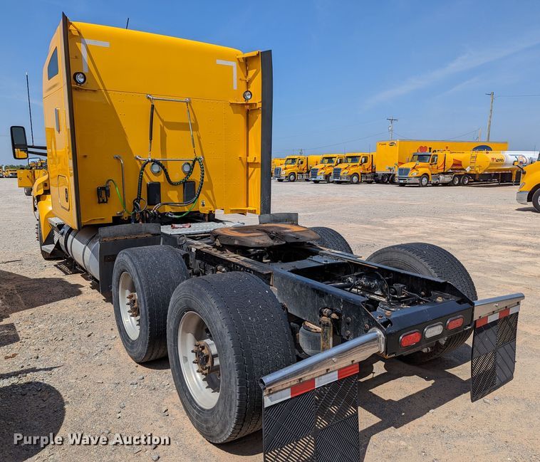 image for item MN9967 2019 Kenworth T680  semi truck