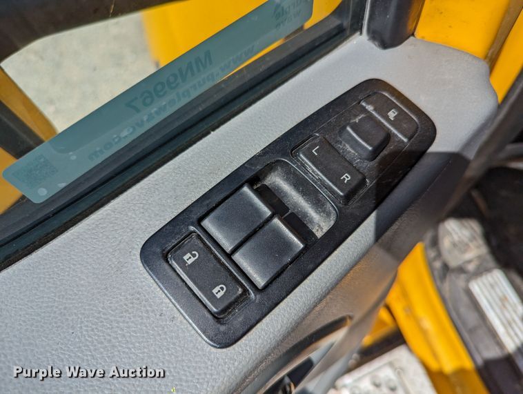 image for item MN9967 2019 Kenworth T680  semi truck