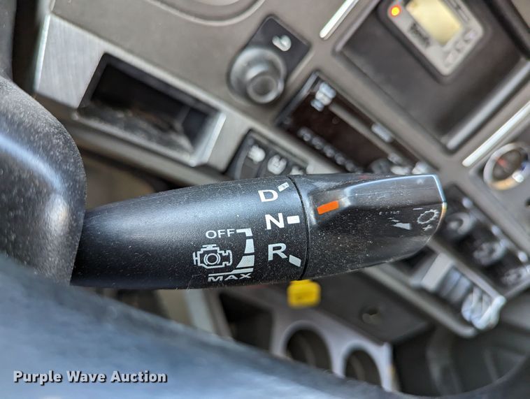 image for item MN9967 2019 Kenworth T680  semi truck