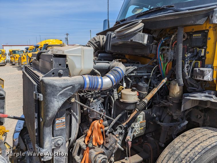 image for item MN9967 2019 Kenworth T680  semi truck