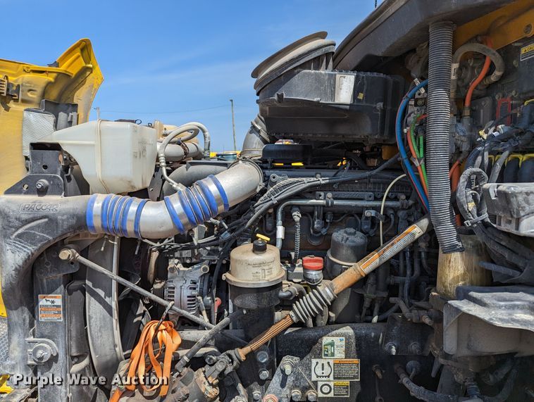 image for item MN9967 2019 Kenworth T680  semi truck