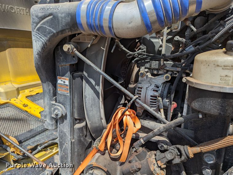 image for item MN9967 2019 Kenworth T680  semi truck