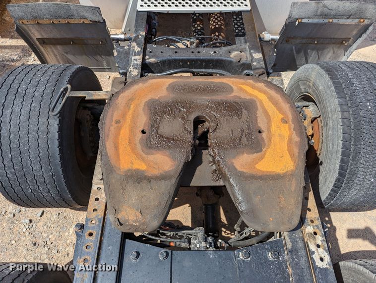 image for item MN9967 2019 Kenworth T680  semi truck