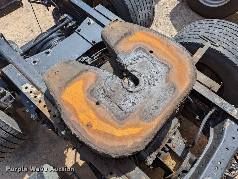 image for item MN9967 2019 Kenworth T680  semi truck