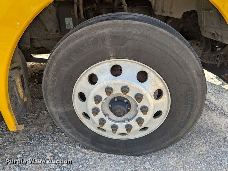 image for item MN9967 2019 Kenworth T680  semi truck