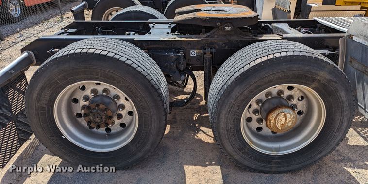 image for item MN9967 2019 Kenworth T680  semi truck