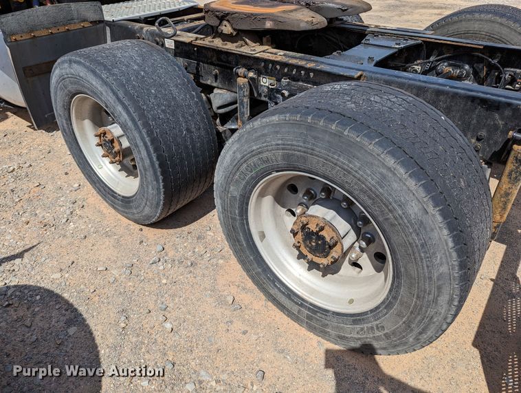 image for item MN9967 2019 Kenworth T680  semi truck