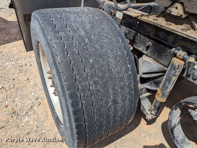 image for item MN9967 2019 Kenworth T680  semi truck