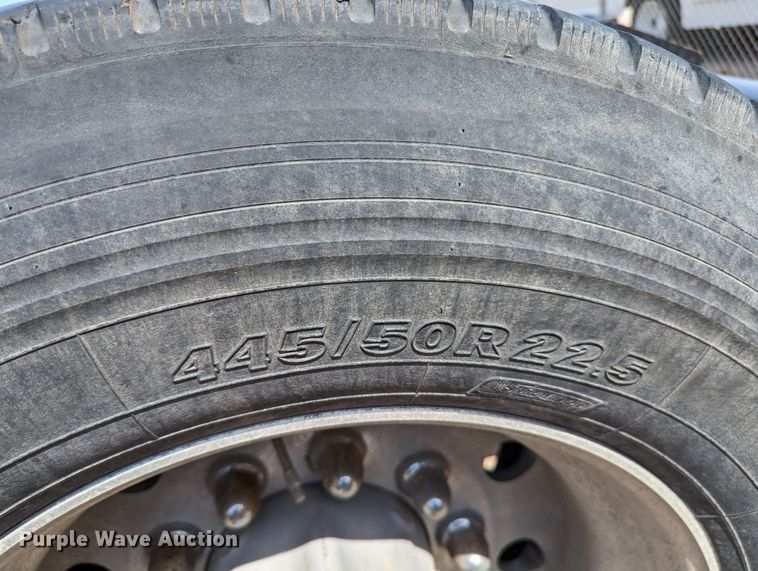 image for item MN9967 2019 Kenworth T680  semi truck