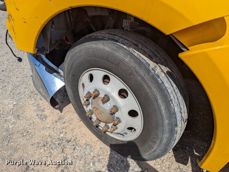 image for item MN9967 2019 Kenworth T680  semi truck