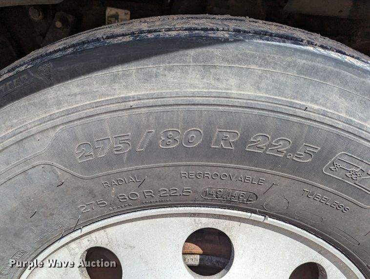 image for item MN9967 2019 Kenworth T680  semi truck