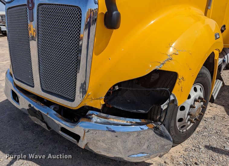 image for item MN9967 2019 Kenworth T680  semi truck