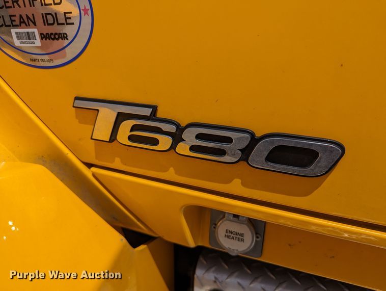 image for item MN9967 2019 Kenworth T680  semi truck