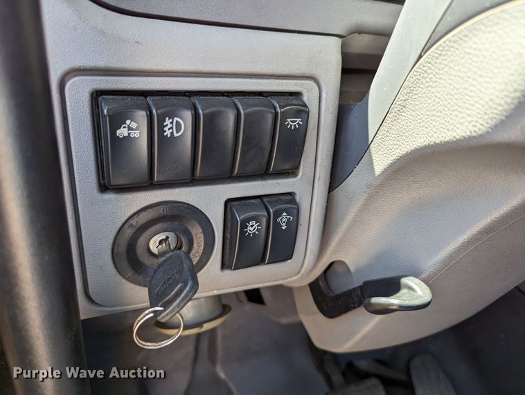 image for item MN9968 2017 Peterbilt 579  semi truck