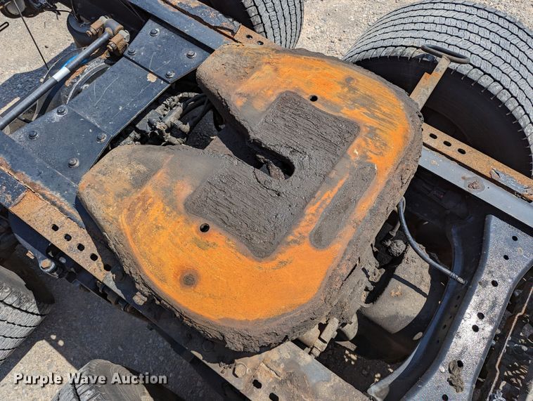 image for item MN9968 2017 Peterbilt 579  semi truck