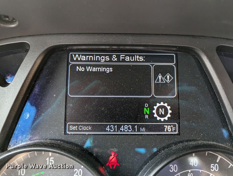 image for item MN9969 2019 Peterbilt 579  semi truck