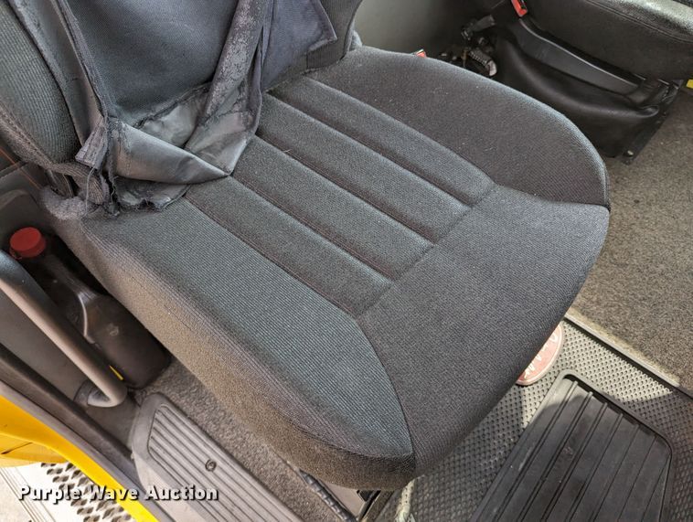 image for item MN9969 2019 Peterbilt 579  semi truck