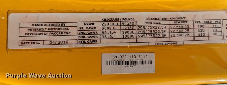 image for item MN9969 2019 Peterbilt 579  semi truck