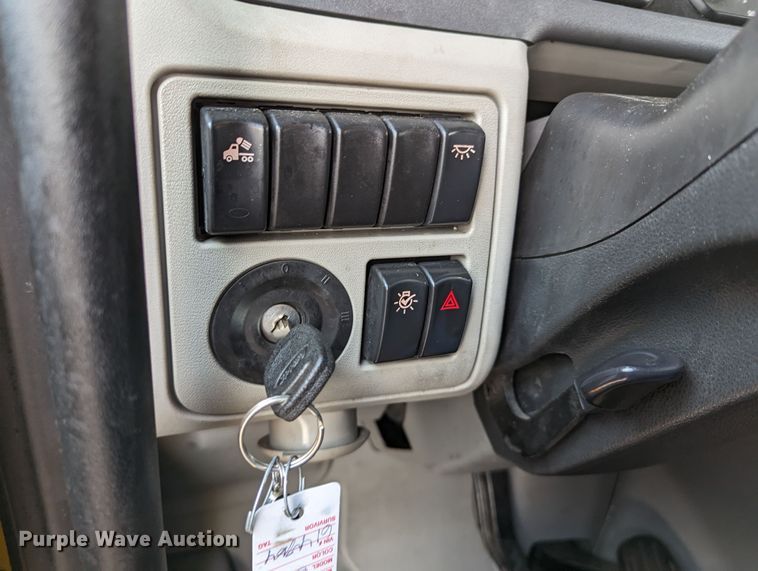 image for item MN9971 2019 Peterbilt 579  semi truck