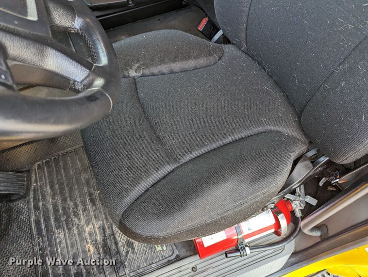 image for item MN9971 2019 Peterbilt 579  semi truck