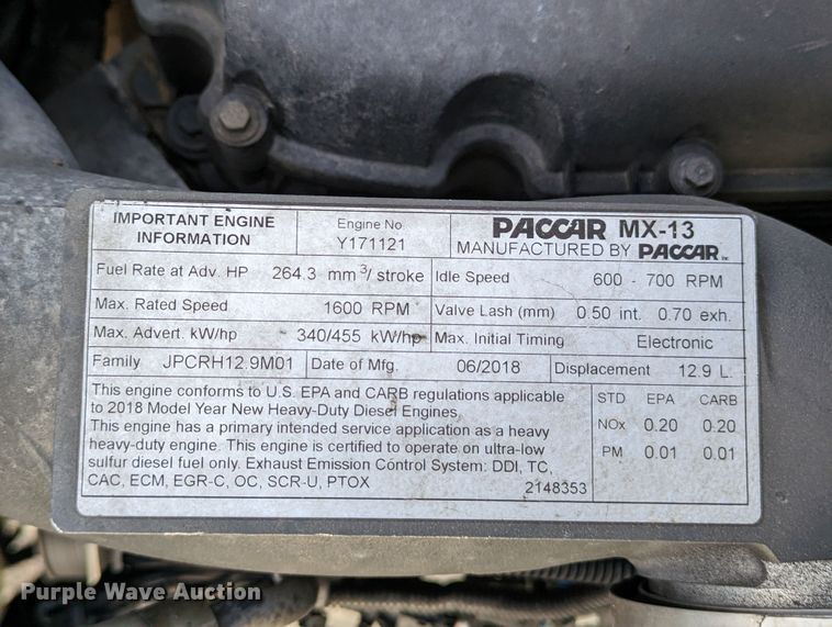 image for item MN9971 2019 Peterbilt 579  semi truck