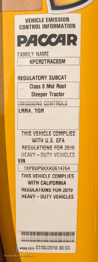 image for item MN9971 2019 Peterbilt 579  semi truck