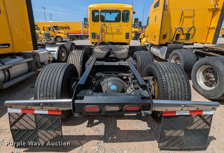 image for item MN9972 2019 Kenworth T680  semi truck