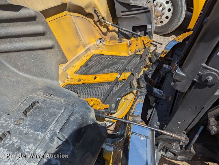 image for item MN9972 2019 Kenworth T680  semi truck