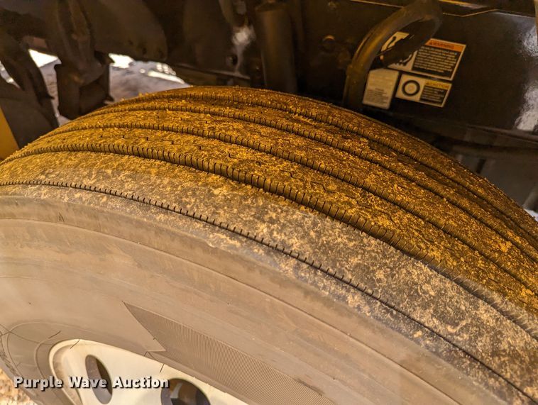 image for item MN9972 2019 Kenworth T680  semi truck