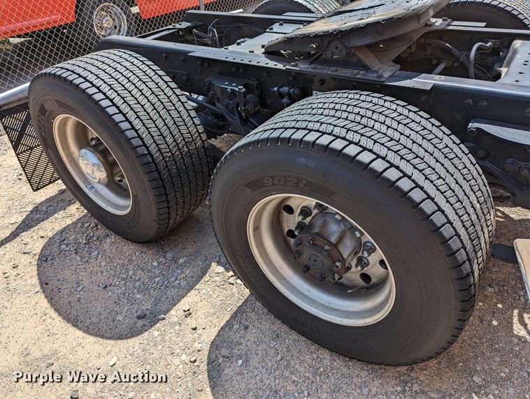 image for item MN9972 2019 Kenworth T680  semi truck