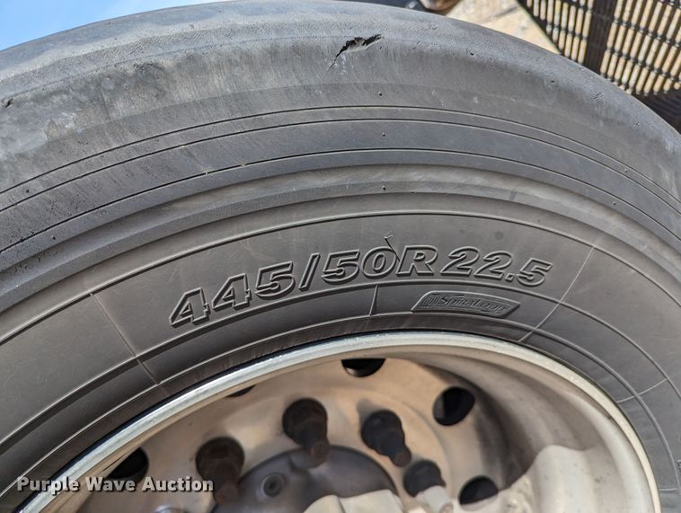 image for item MN9972 2019 Kenworth T680  semi truck