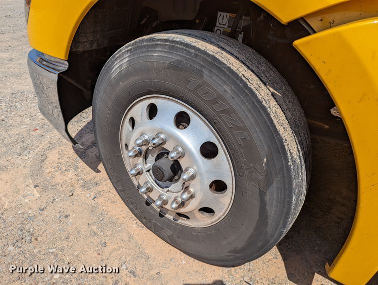 image for item MN9972 2019 Kenworth T680  semi truck