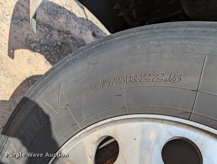 image for item MN9972 2019 Kenworth T680  semi truck