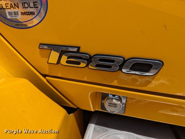 image for item MN9972 2019 Kenworth T680  semi truck