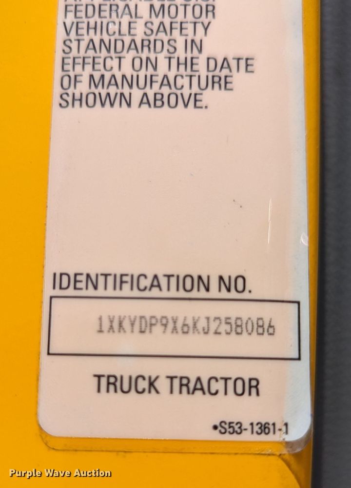 image for item MN9972 2019 Kenworth T680  semi truck