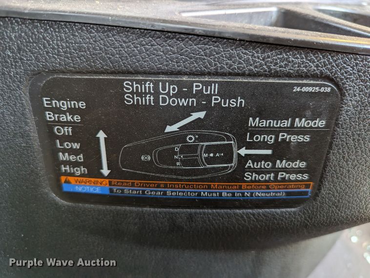 image for item MN9973 2020 Freightliner Cascadia 126  semi truck