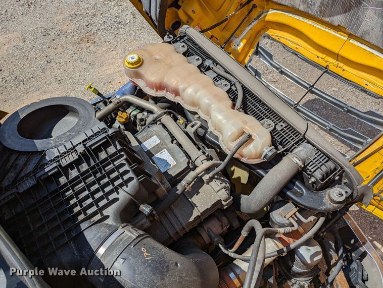 image for item MN9973 2020 Freightliner Cascadia 126  semi truck