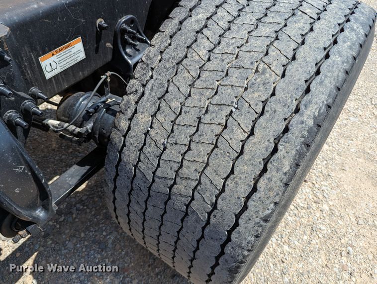 image for item MN9973 2020 Freightliner Cascadia 126  semi truck