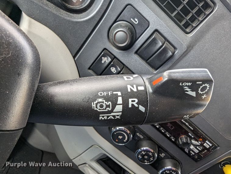 image for item MN9974 2019 Peterbilt 579  semi truck