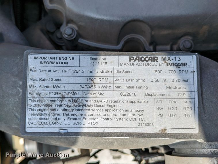 image for item MN9974 2019 Peterbilt 579  semi truck