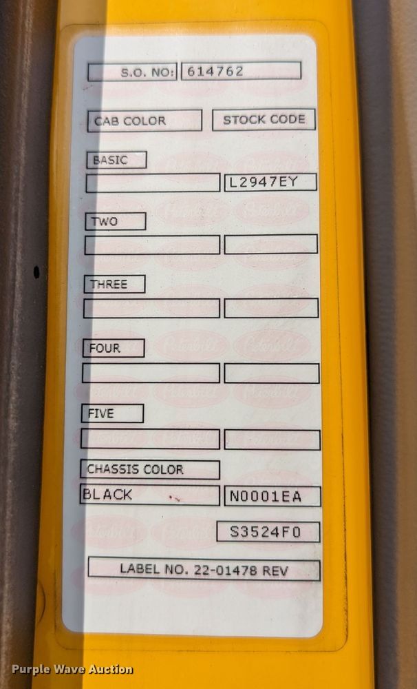 image for item MN9974 2019 Peterbilt 579  semi truck